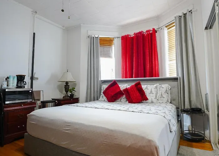 The Bergen Nest - 2Br Nyc Access